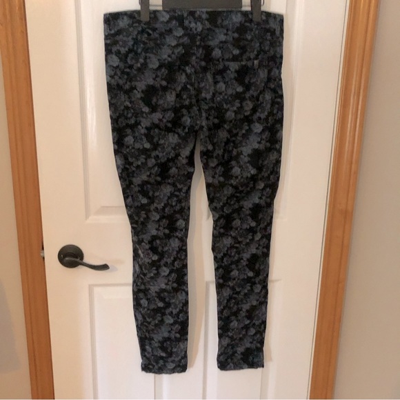 ☀️ Foxy Jeans Corduroy Black&Floral Pants Size 29 - Picture 3 of 9